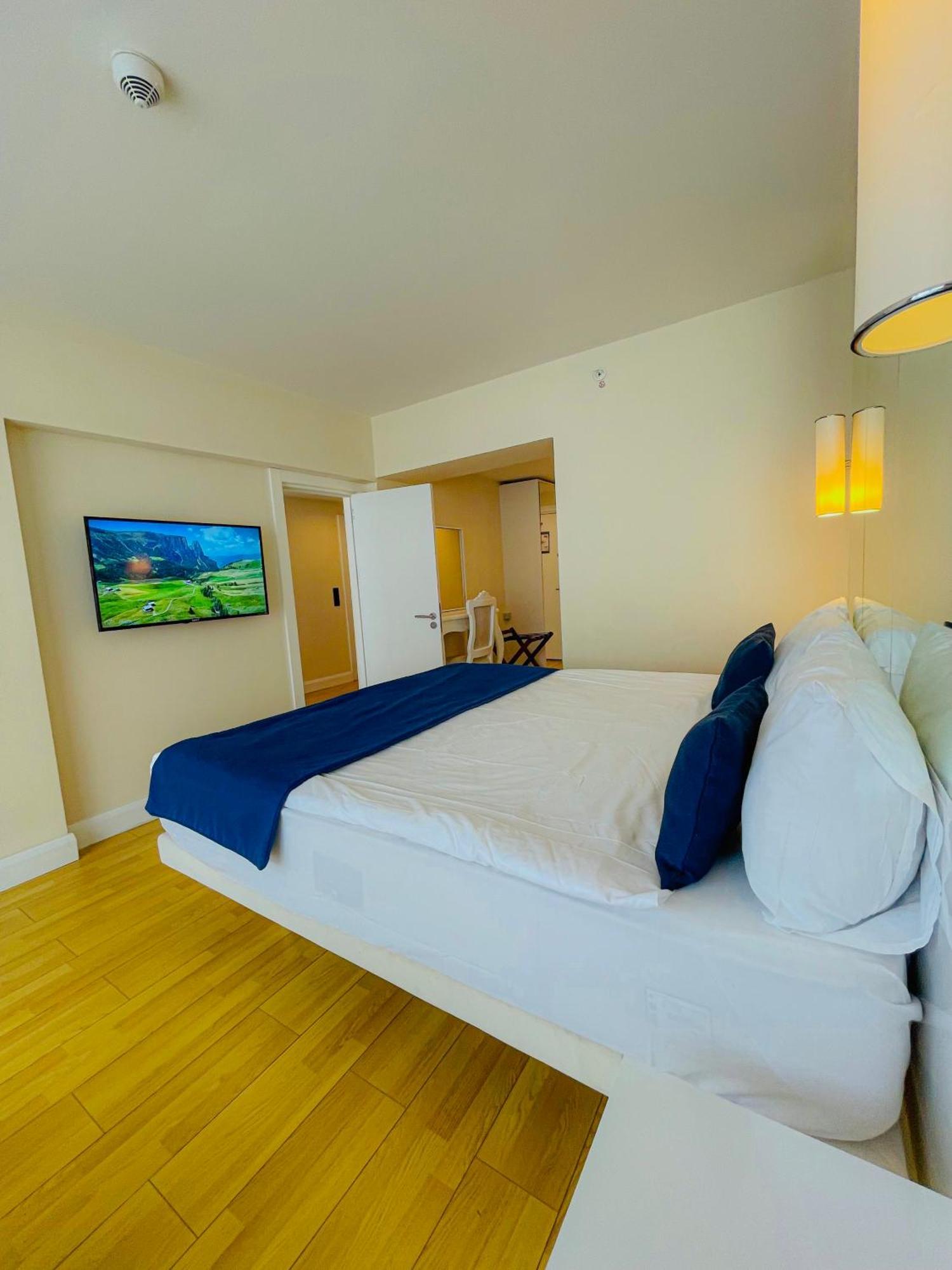 Luxury Batumi Hotel Экстерьер фото