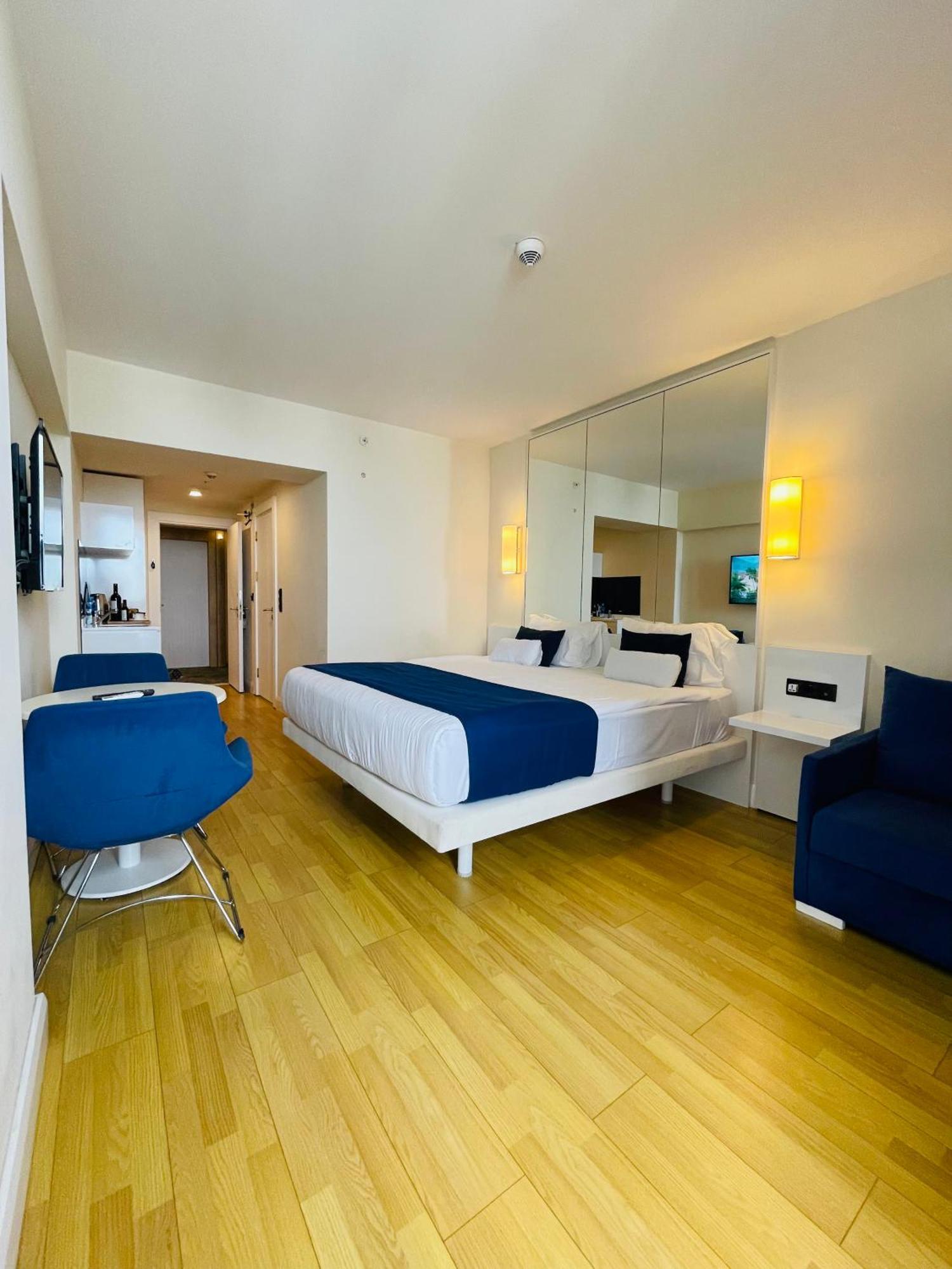 Luxury Batumi Hotel Экстерьер фото