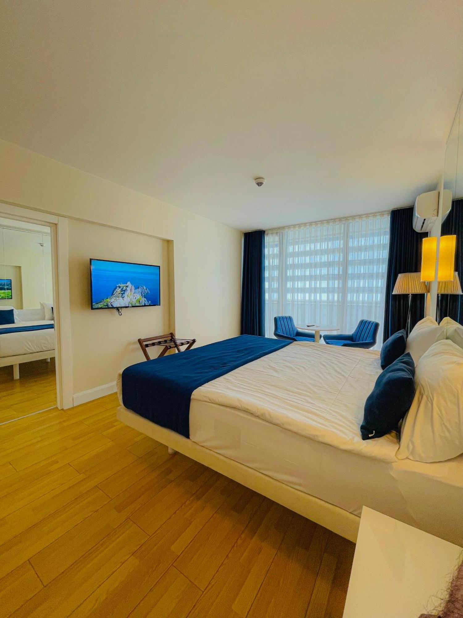 Luxury Batumi Hotel Экстерьер фото