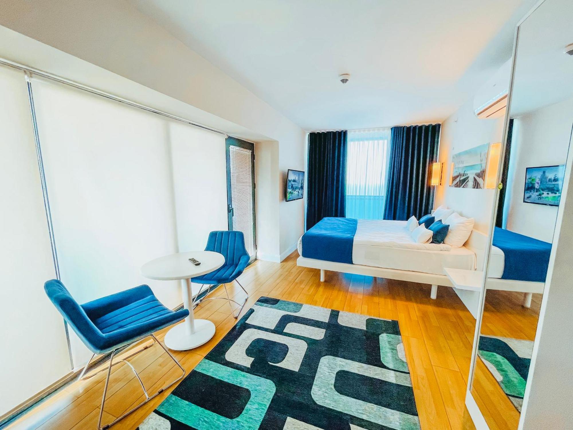 Luxury Batumi Hotel Экстерьер фото