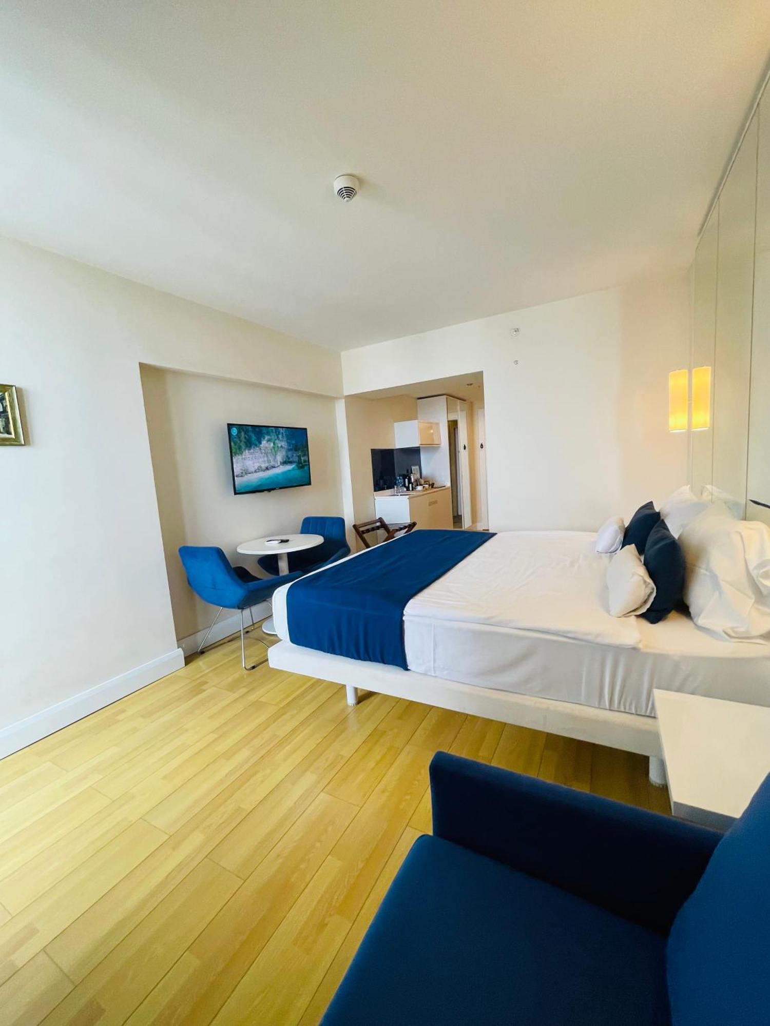 Luxury Batumi Hotel Экстерьер фото
