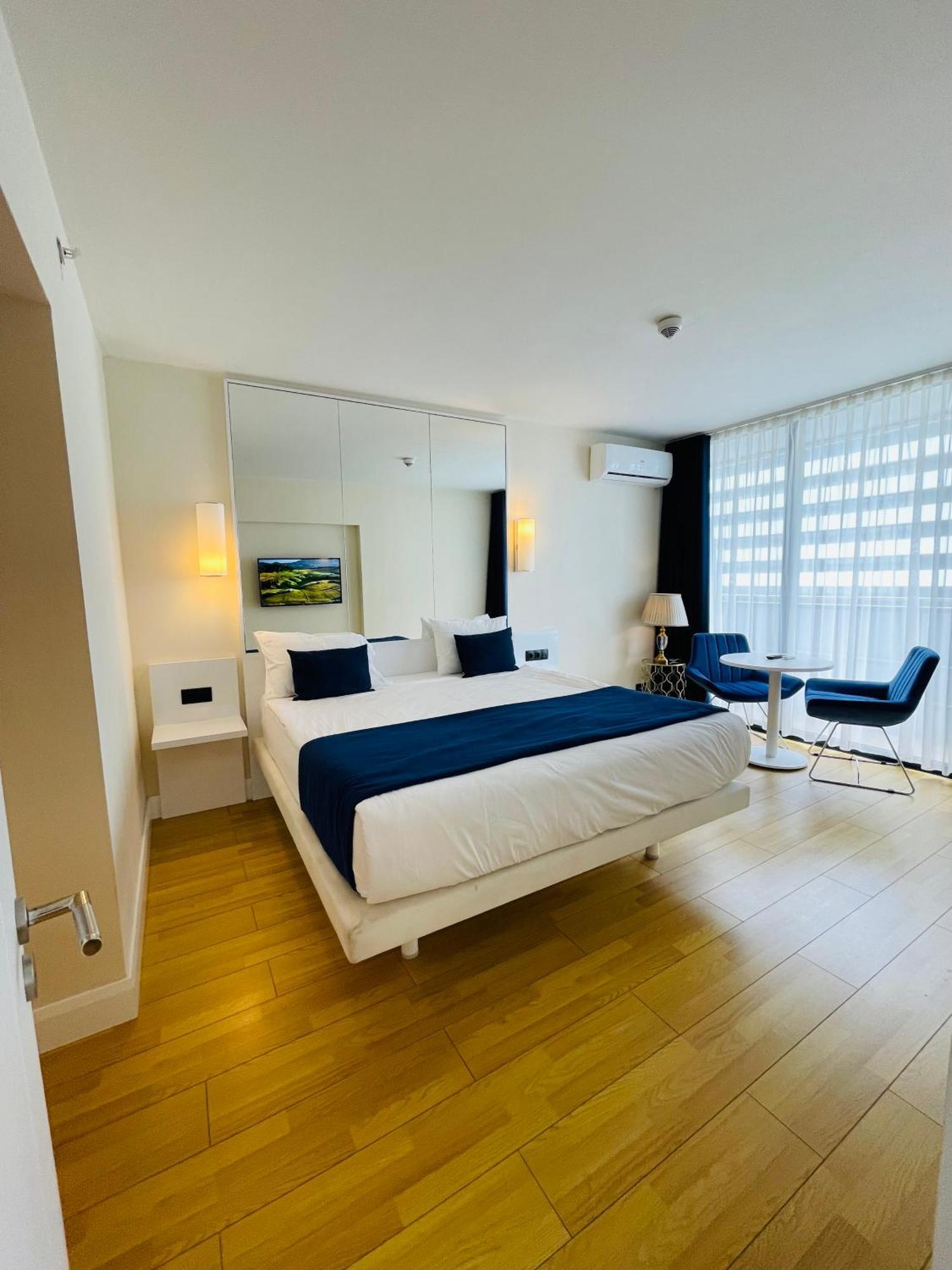 Luxury Batumi Hotel Экстерьер фото