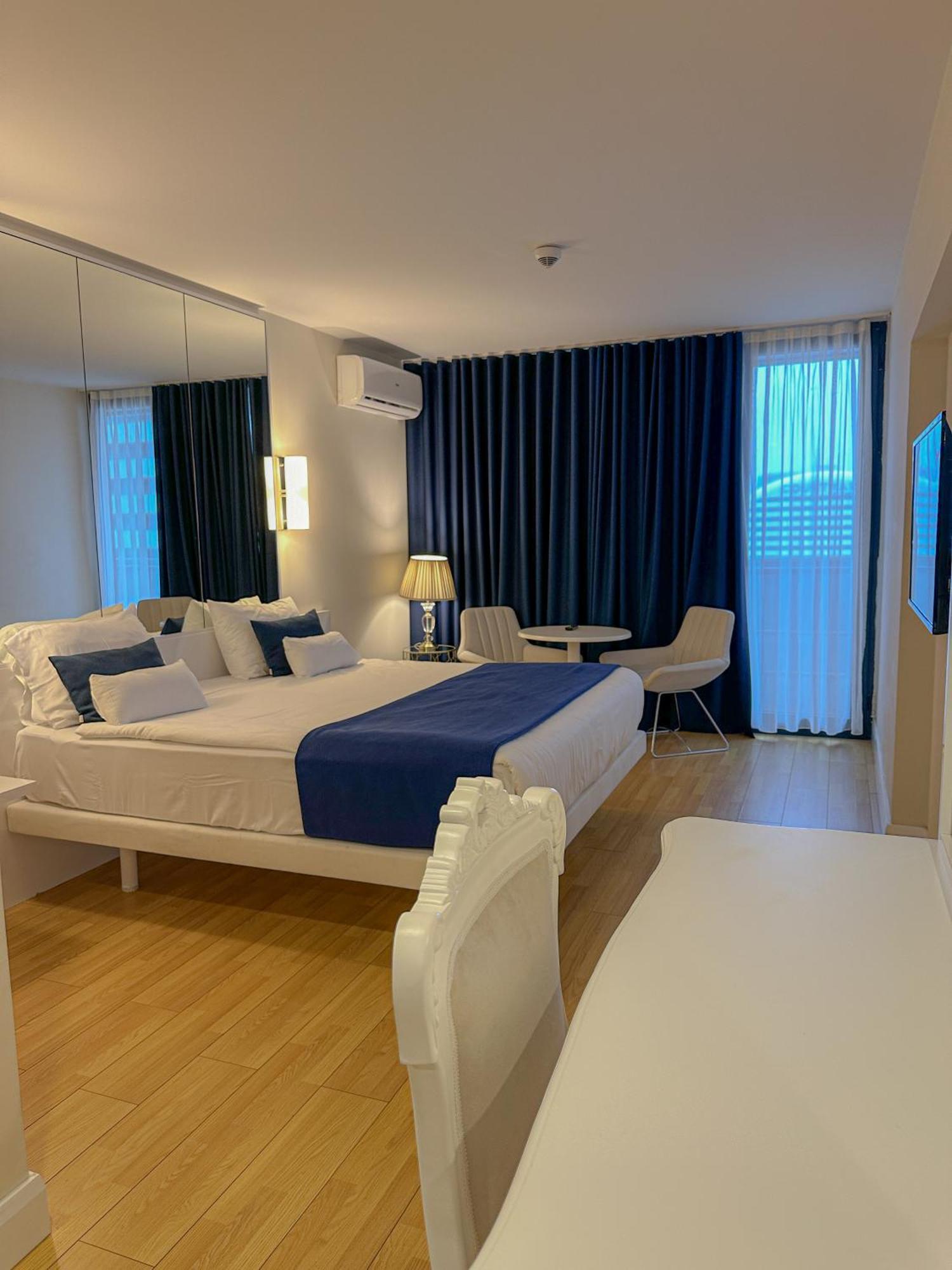 Luxury Batumi Hotel Экстерьер фото