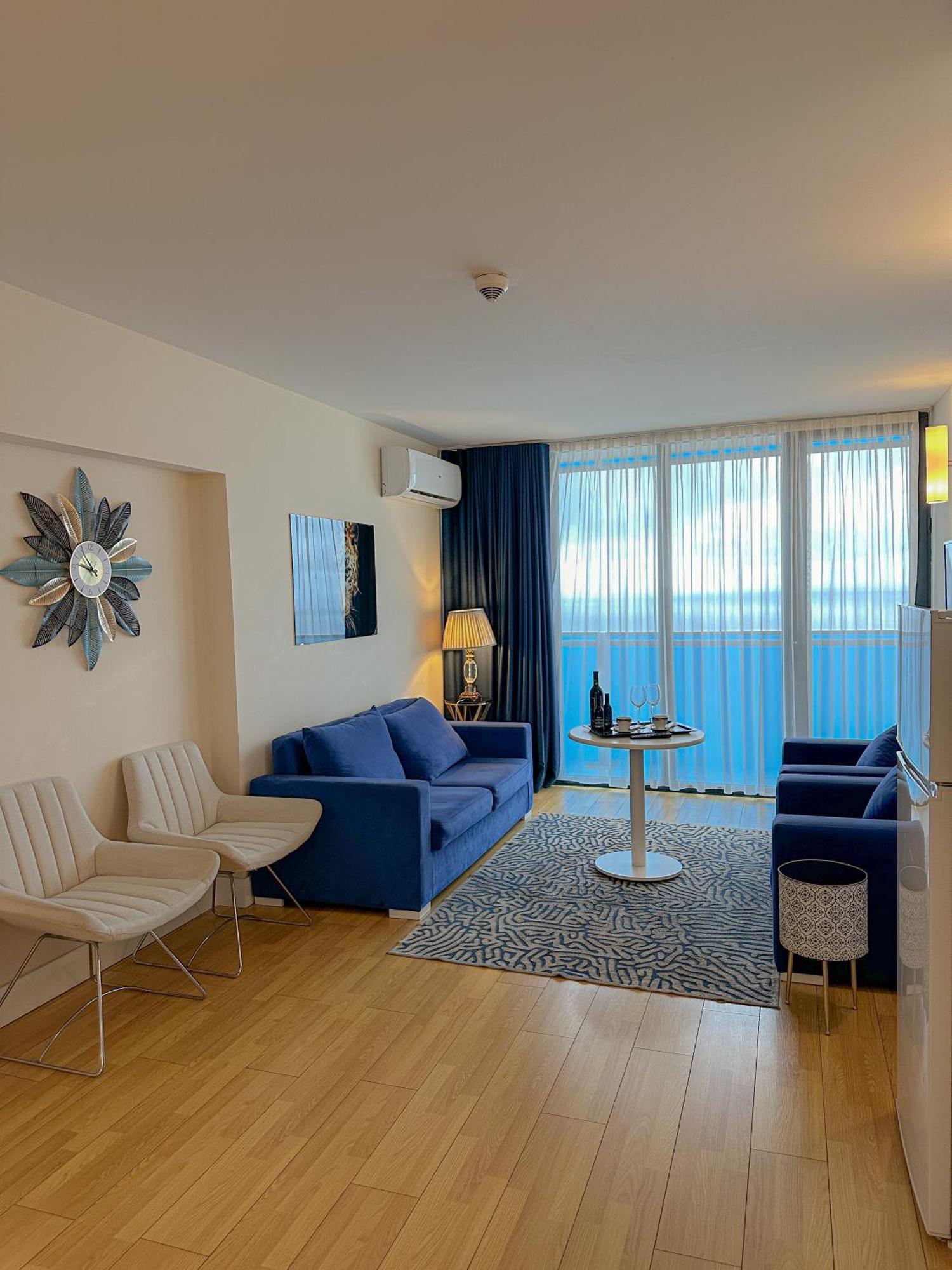 Luxury Batumi Hotel Экстерьер фото