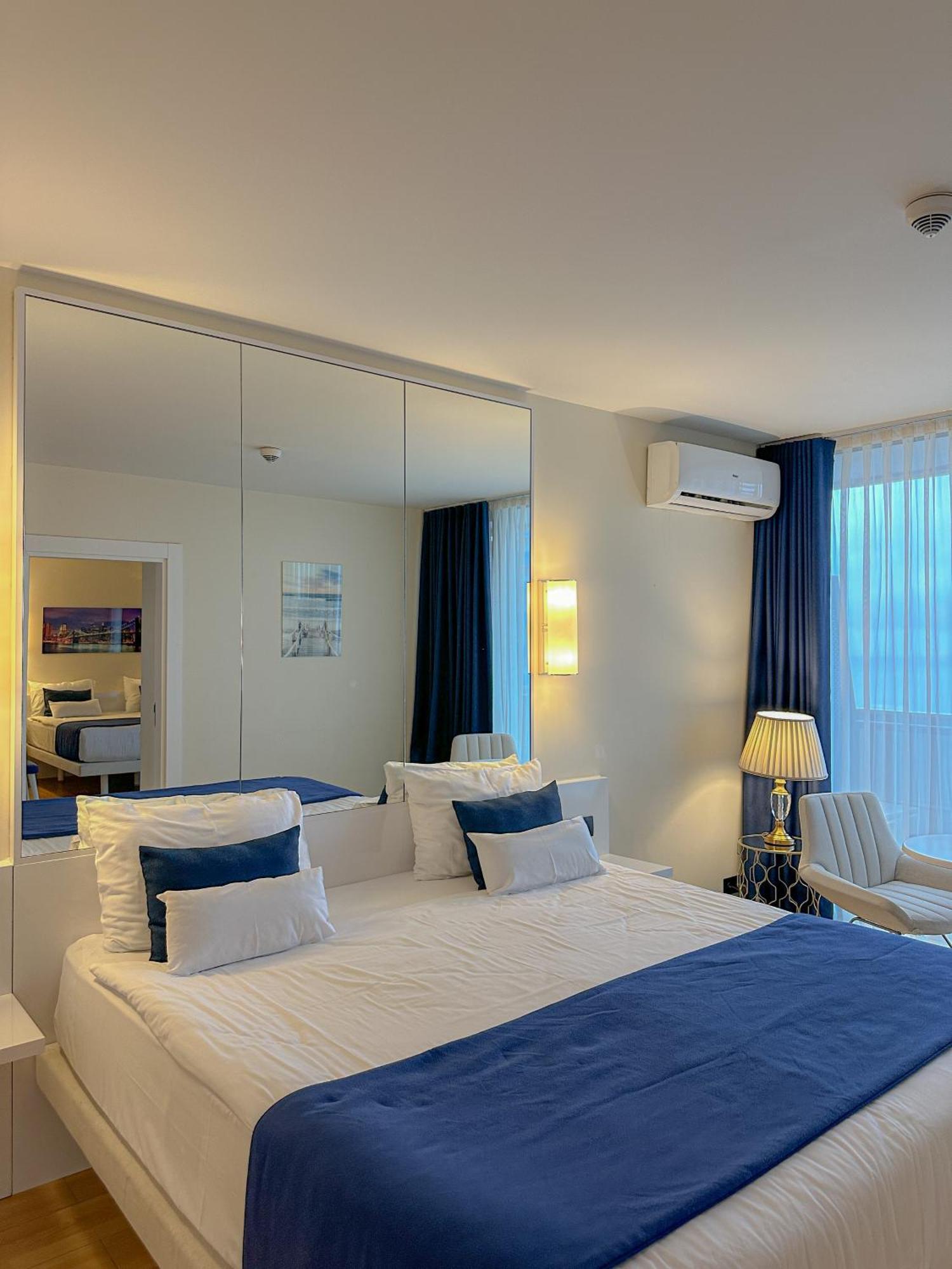 Luxury Batumi Hotel Экстерьер фото