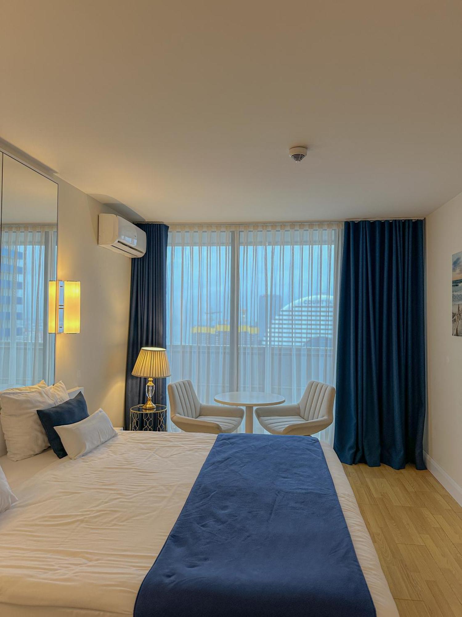Luxury Batumi Hotel Экстерьер фото