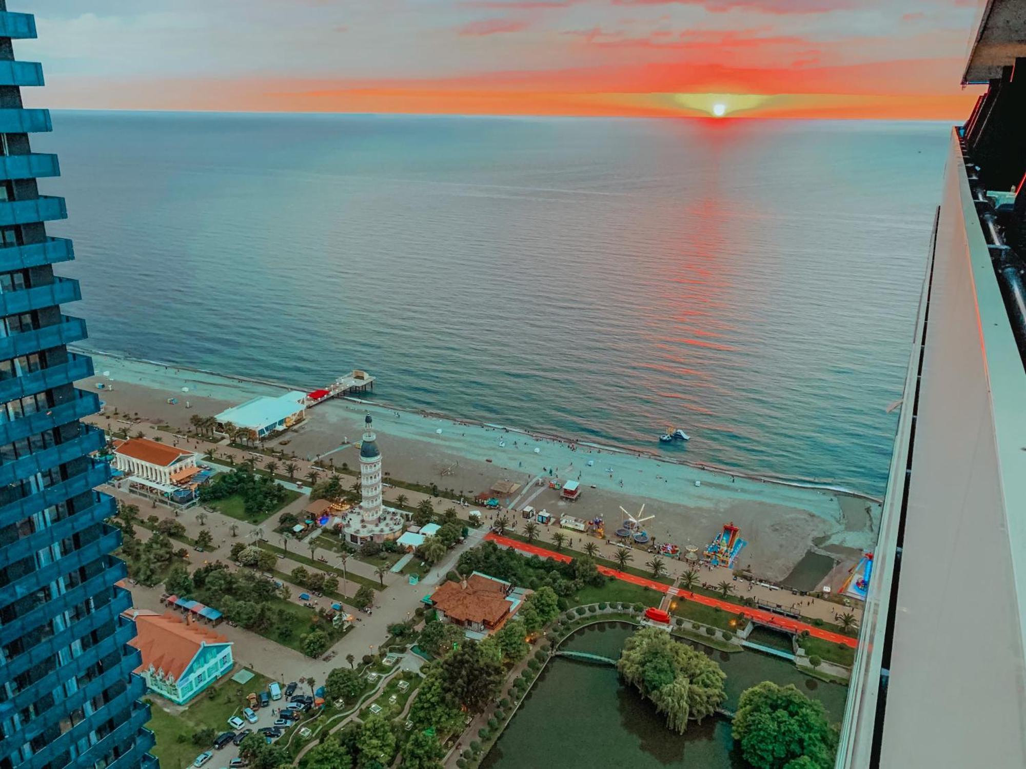 Luxury Batumi Hotel Экстерьер фото