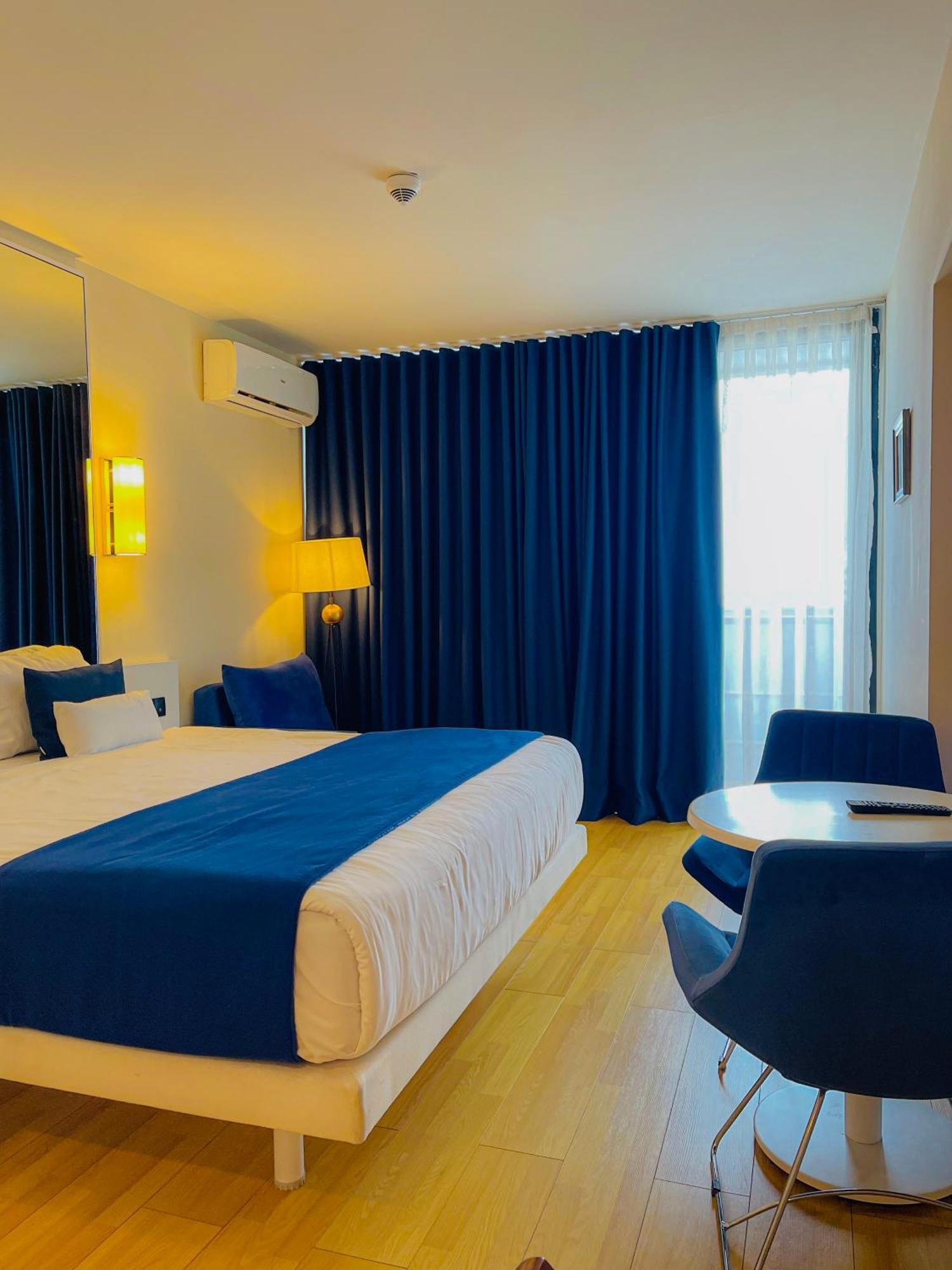 Luxury Batumi Hotel Экстерьер фото