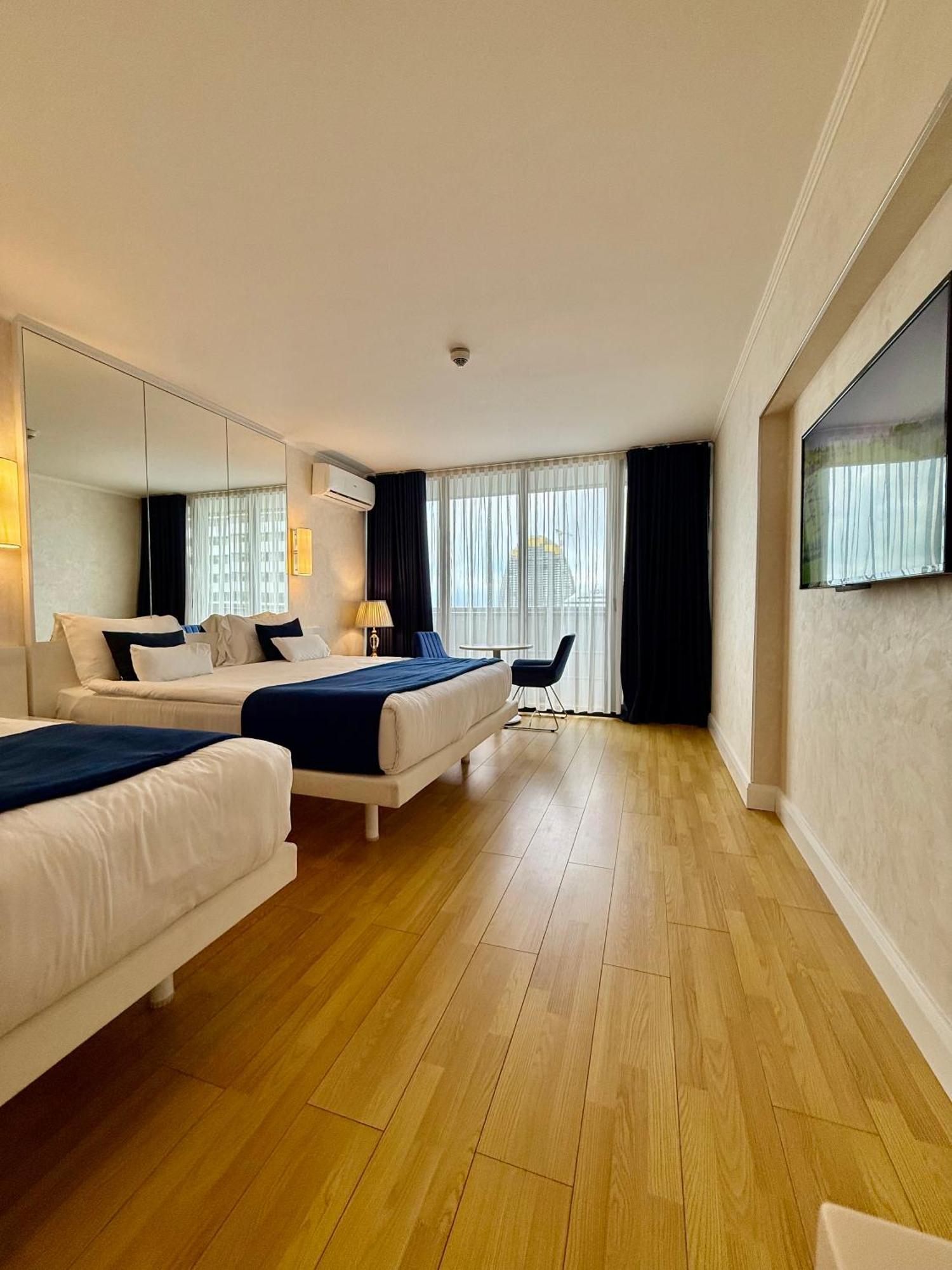 Luxury Batumi Hotel Экстерьер фото